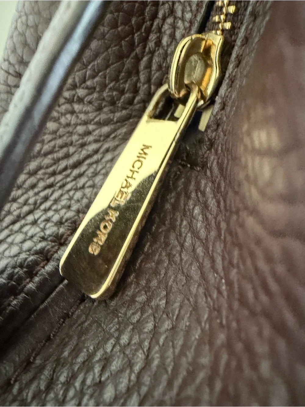Michael Kors good structured shoulder